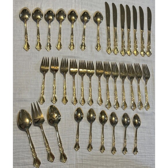 Rogers Stainless Korea 24 Carat Gold Plate Silverware 36 Pieces Stanley Roberts - Picture 4 of 7